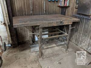 lot 89 image: Steel Welding Table - 60 x 36 x 37