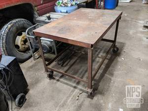 lot 90 image: Steel Rolling Welding Table - 48 x 30 x 31
