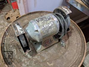 lot 100 image: Delta 110V Bench Grinder
