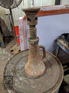 lot 102 image: 2 x 12 Screw Jack