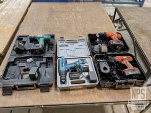 lot 122 image: (3) Cordless Drill Kits
