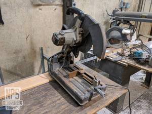 lot 16 image: Black and Decker Chop Saw - Tested and Works