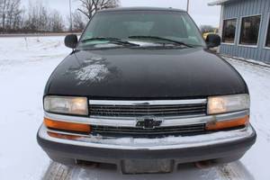 lot 4718 image: 1999 Chevrolet Blazer 4x4