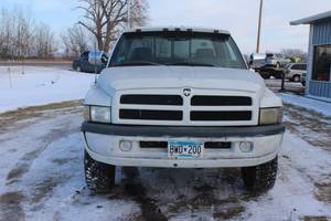lot 4717 image: 1997 Dodge Ram 1500 Sport Extended Cab 4x4
