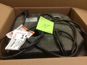 lot 39 image: Everbilt 0.25 HP Pre-Plumbed Sink Tray System Sump Pump  in good condition