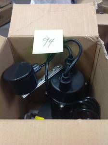 lot 94 image: Everbilt 13 HP Submersible Sump Pump with Vertical  in good condition