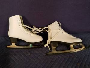 Girls Figure Skates