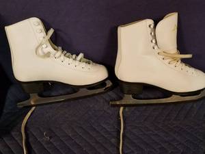 Girls Figure Skates