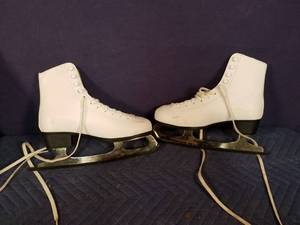 Ladies Figure Skates