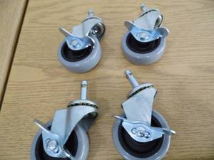 Lot of 4 Casters