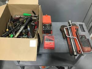 lot 15 image: Lot of various used tools