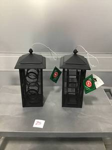 lot 25 image: PERKY-PET - Lot of 2 Fly through Bird Feeder