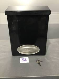 lot 32 image: Black Mailbox With Keys