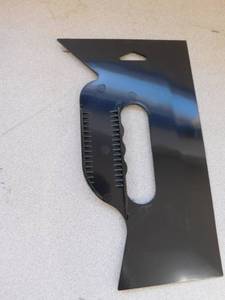 lot 29 image: 5 Way Plastic Paint Tools