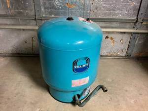 lot 14 image: Well Water Pressure Tank