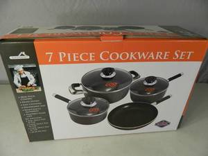 lot 8 image: New 7 Piece Cookware Set