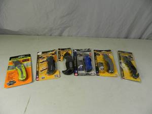 lot 29 image: 6 New Utility Knives