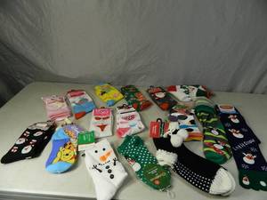 lot 58 image: 16 New Pairs of Socks
