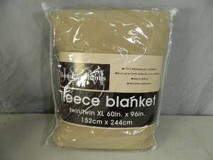 lot 121 image: New Fleece Blanket