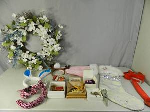 lot 166 image: Holiday Decor and More