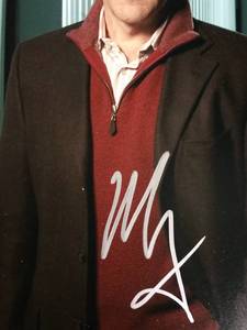 lot 32 image: Mandy Patinkin Signed 8x10 Photo (Beckett COA)
