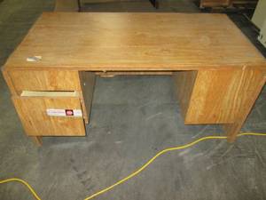 lot 36 image: Office Desk...