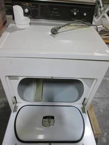 lot 41 image: Kenmore clothes dryer...