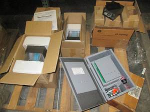 lot 44 image: Lot of 5 Intermatic HID wall pack l...