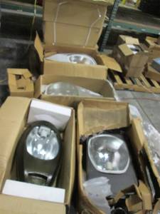 lot 45 image: Lot of 4 assorted street lights and...