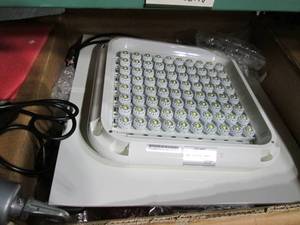 lot 48 image: Large LED light, plugs into standar...