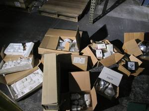 lot 52 image: Lot of light bulbs, switches and ac...