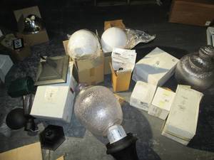 lot 53 image: Lot of decorative lighting...