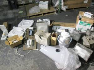 lot 55 image: Lot of commercial lights, bulbs and...
