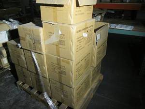 lot 56 image: 14 Global induction lighting fixtur...