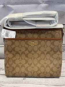 lot 17 image: Authentic Womens Coach Purse $225 retail