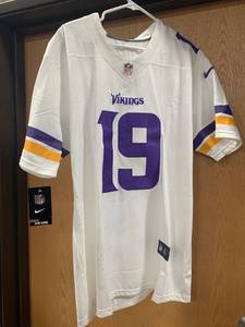 lot 31 image: New Adam Thielen Vikings Nike Jersey Size Large