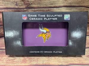 lot 33 image: Minnesota Vikings 13 Sculptured Ceramic Platter