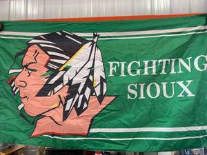 lot 55 image: UND Fighting Sioux Flag 3 x 5