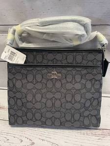 lot 63 image: Genuine Womens Coach Purse $195 retail