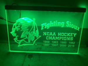 lot 81 image: Fighting Sioux Light Up 12 Sign with Hanging Clips