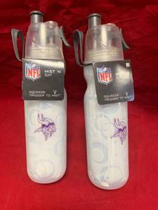 lot 82 image: Minnesota Vikings Squeeze Bottles