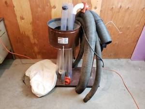 lot 4 image: Professional Woodworker Dust Collector