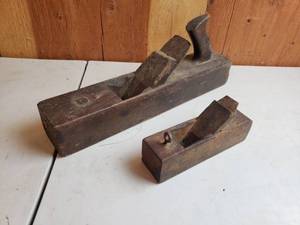 lot 11 image: 2 Vintage Wood Block Hand Planers