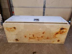 lot 17 image: Northern Industrial Truck Bed Tool Box
