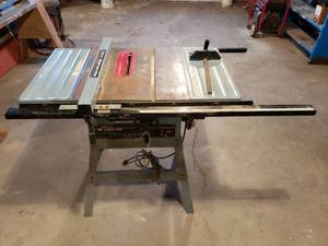 lot 18 image: Non Working Delta 10 Table Saw