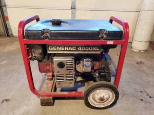 lot 20 image: Generac 4000XL Generator