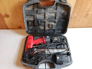 lot 23 image: Mit 12 Volt Grease Gun in Case