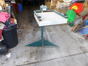 lot 12 image: A&M Heat Plate on Stand