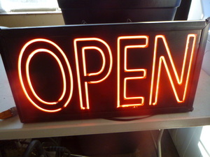 lot 21 image: Neon OPEN Sign