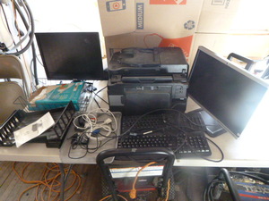 lot 26 image: Variety of Electronics